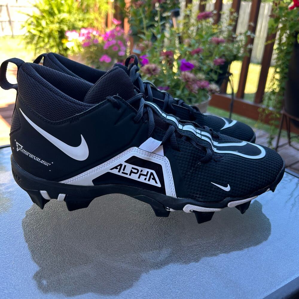 Nike Alpha Menace 3 Shark Mens 10 Black White Football Cleats CV0582-001
